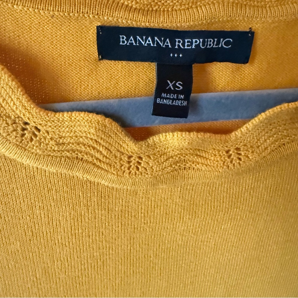 Banana Republic Women's Yellow Scallop Trim Top - Picture 3 of 3